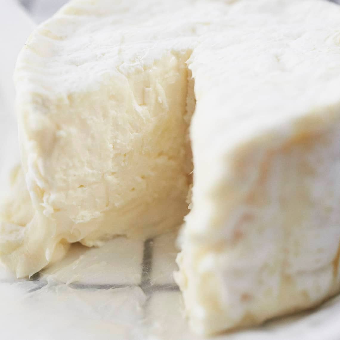 Camembert de Normandie: French raw-milk cheese